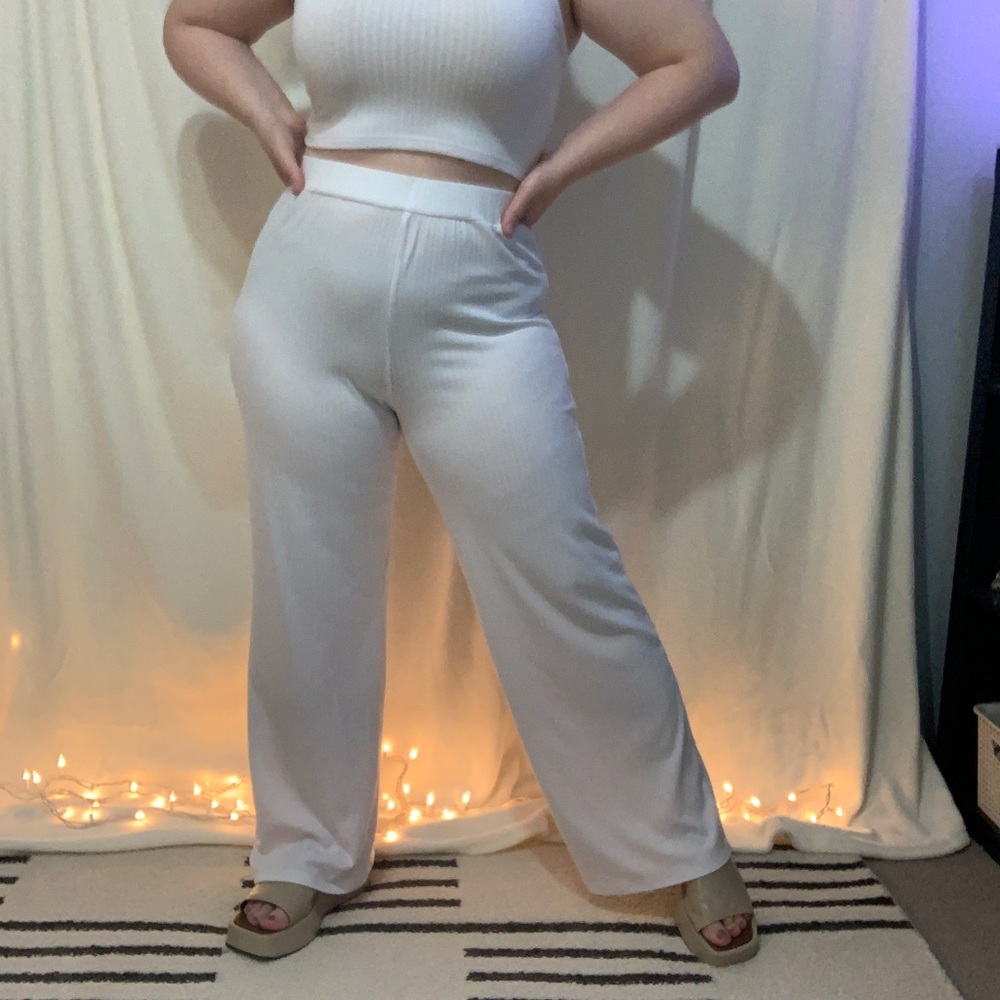 White Rib Knit Two Piece Set - Picture 3 of 3